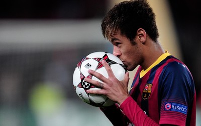 绿茵体育快讯-于帕梅卡诺让对手庆祝胜利