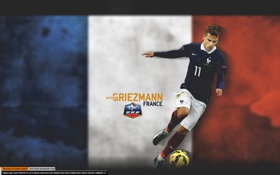 绿茵体育动态-凯利进球后学校以她为荣